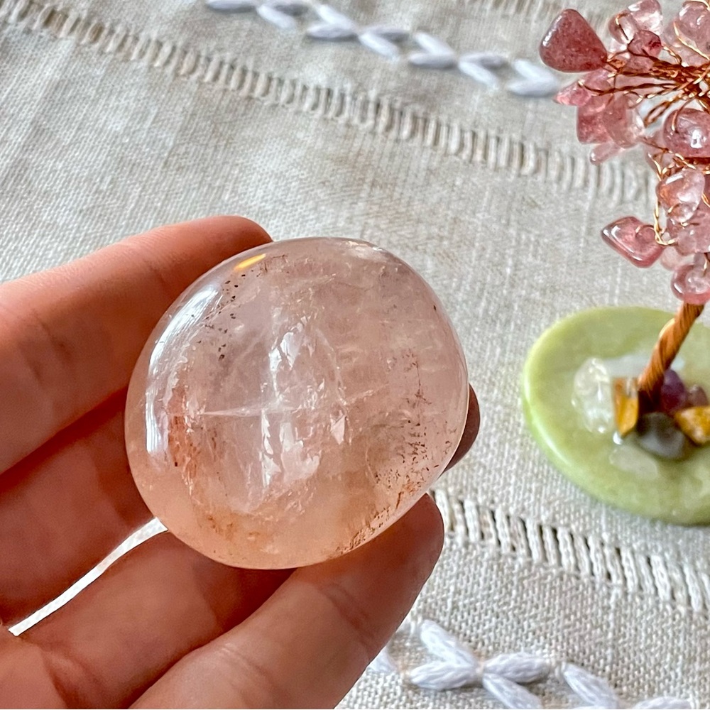 🍓Strawberry Quartz Crystal Tree & Palm Stone🍓 - Picture 9 of 15